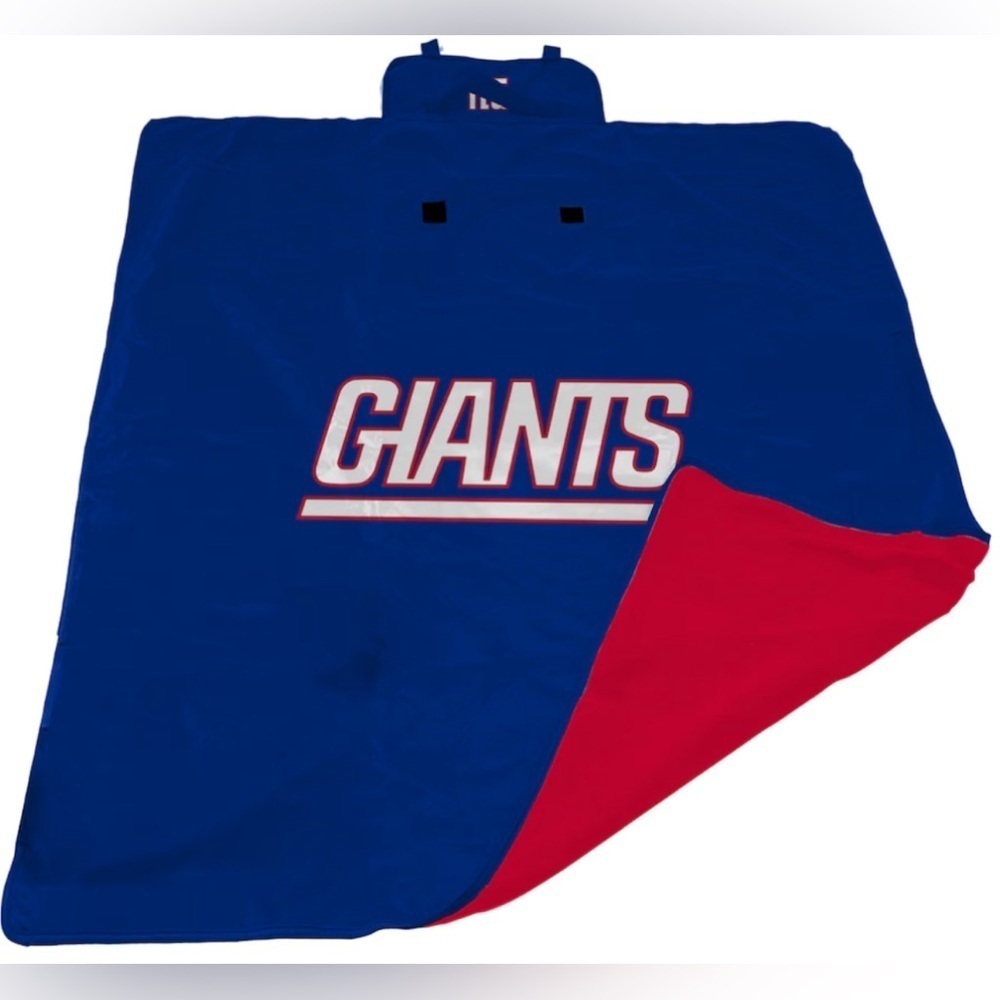 NWT- Royal New York Giants 60'' x 80'' All-Weather XL Outdoor Blanket